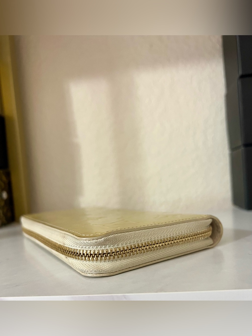 Louis Vuitton Neutrals Monogram Zippy Vernis Wallet - Picture 12 of 16